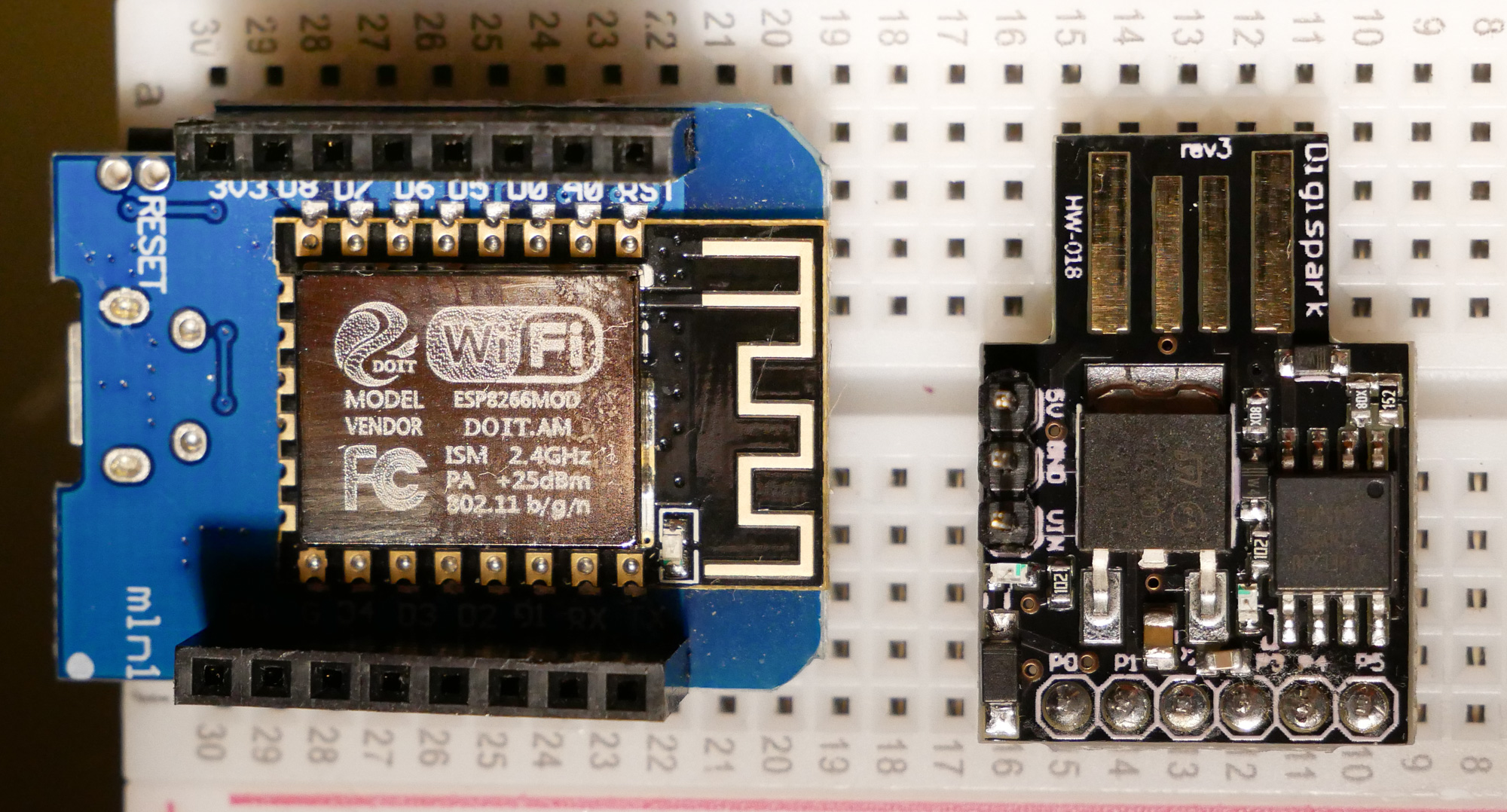 ESP8266 y Digispark alt text