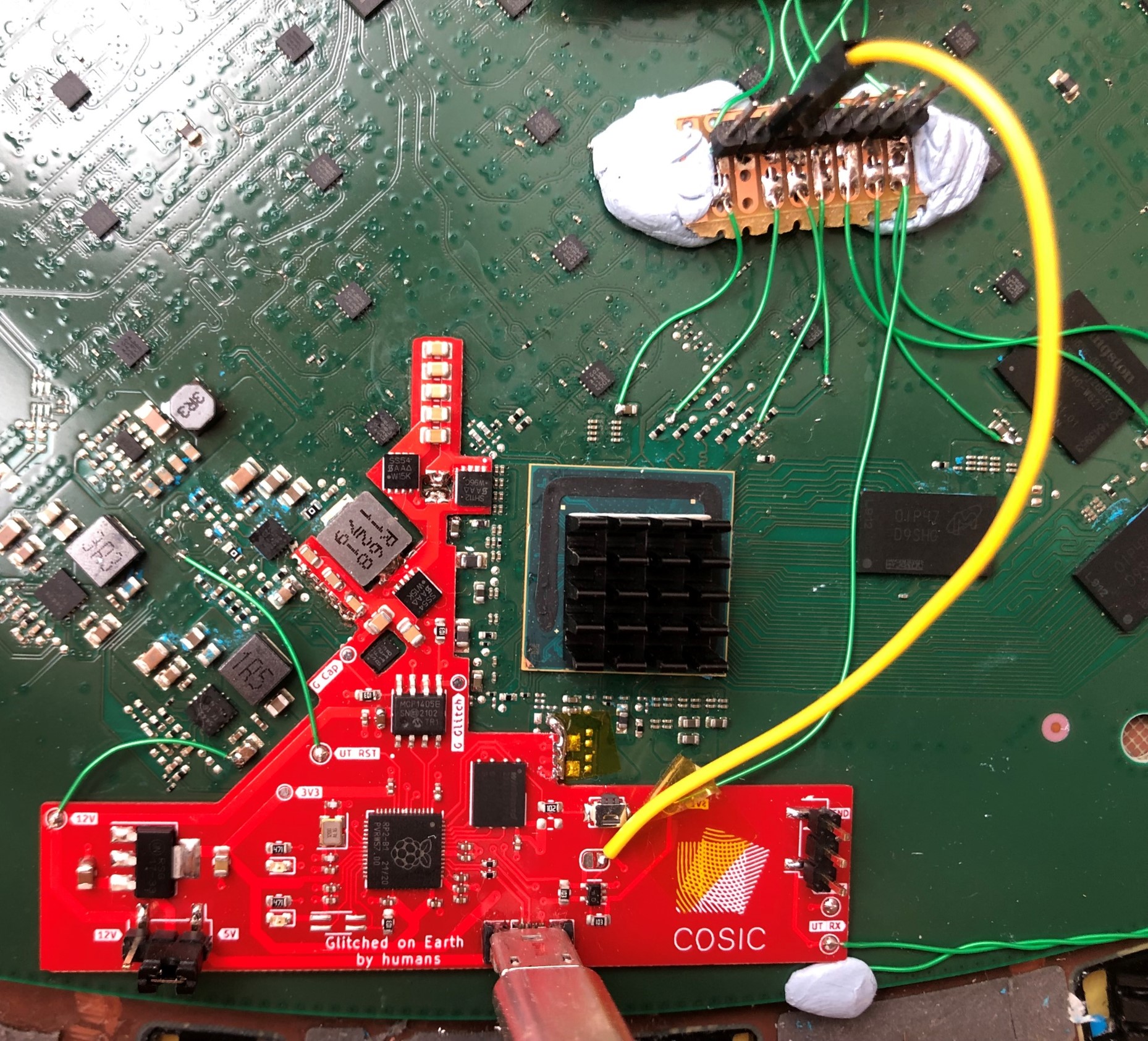 Modchip montato sull'UT.